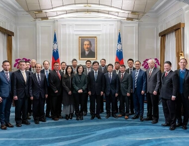 President Tsai meets Taiwan BIO Award winners, highlights the importance of innovation and investment in biotech industry